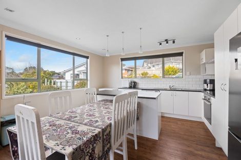 Photo of property in 16 La Salle Drive, Westown, New Plymouth, 4310