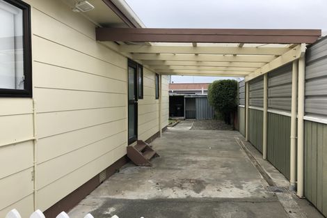 Photo of property in 17 Coromandel Court, Roslyn, Palmerston North, 4414