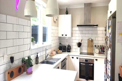 Photo of property in 6 View Road, Titahi Bay, Porirua, 5022