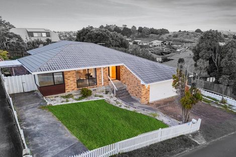 Photo of property in 40 Pigeon Mountain Road, Half Moon Bay, Auckland, 2012