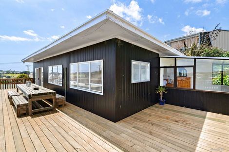 Photo of property in 1 Moera Place, Stanmore Bay, Whangaparaoa, 0932