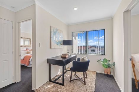 Photo of property in 1 Kittiwake Drive, Schnapper Rock, Auckland, 0632