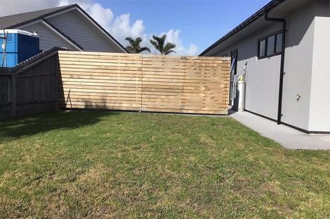 Photo of property in 25 O'farrell Drive, One Tree Point, 0118