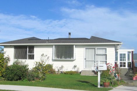 Photo of property in 9 Ayr Place, Papakowhai, Porirua, 5024