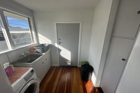 Photo of property in 35 Brassey Street, Waverley, 4510