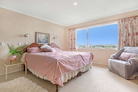 Photo of property in 22 Cobbe Place, Pomare, Rotorua, 3015