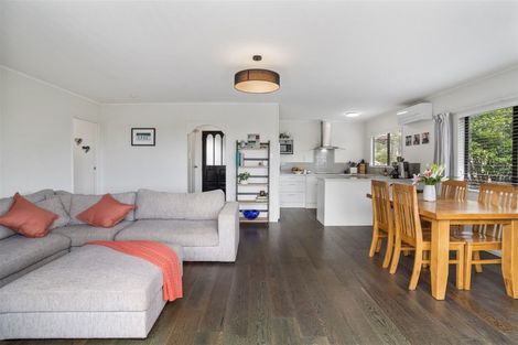Photo of property in 18 George Laurenson Lane, Mount Roskill, Auckland, 1041