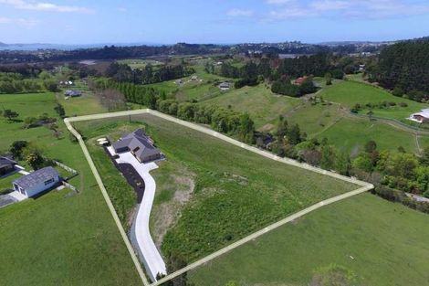 Photo of property in 262 Spur Road, Stillwater, Silverdale, 0993