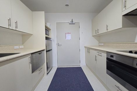 Photo of property in Terrace Heights Apartments, 2/163p The Terrace, Wellington Central, Wellington, 6011