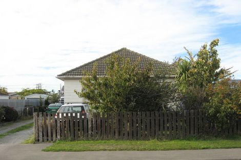 Photo of property in 28 Epsom Road, Sockburn, Christchurch, 8042