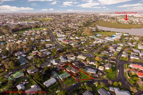 Photo of property in 3 Pelorus Place, Pakuranga, Auckland, 2010