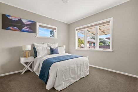 Photo of property in 1/66 Clevedon Road, Papakura, 2110