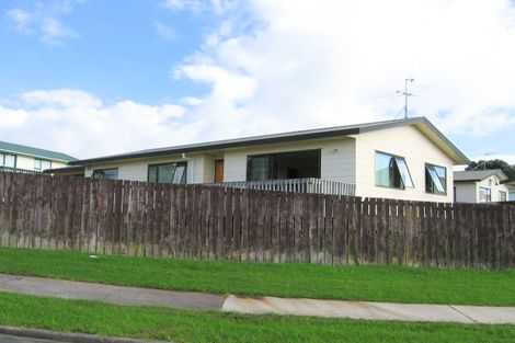Photo of property in 10 Oreti Place, Clover Park, Auckland, 2019