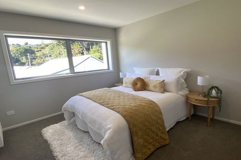 Photo of property in 2/7 Grays Road, Plimmerton, Porirua, 5026