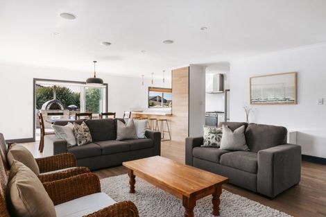 Photo of property in 2/203 Oceanbeach Road, Mount Maunganui, 3116