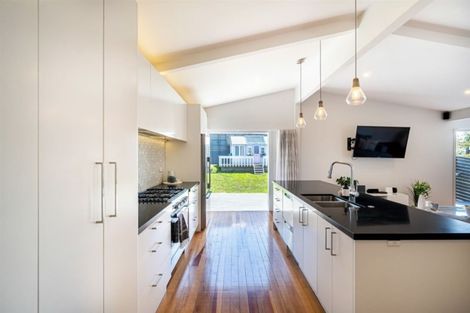 Photo of property in 120 Methuen Road, New Windsor, Auckland, 0600