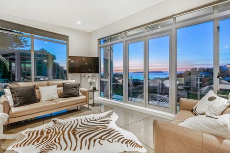 Photo of property in 32 Roys Road, Plimmerton, Porirua, 5026