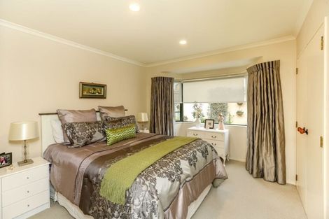 Photo of property in 12 Kawaroa Close, New Plymouth, 4310