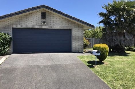 Photo of property in 27 Tussock Avenue, Mangere, Auckland, 2022