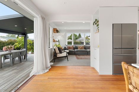 Photo of property in 25 Cambridge Terrace, Masterton, 5810