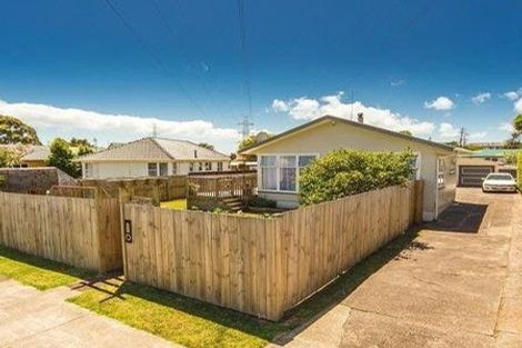 Photo of property in 68 Edgewater Drive, Pakuranga, Auckland, 2010