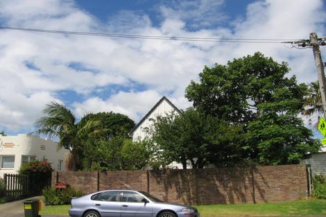 Photo of property in 3/14 Otakau Road, Milford, Auckland, 0620