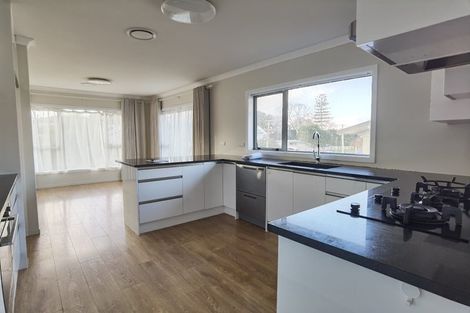 Photo of property in 194 Bleakhouse Road, Mellons Bay, Auckland, 2014