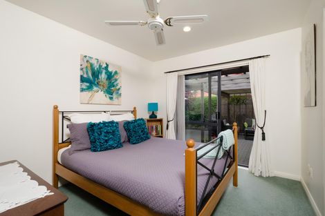 Photo of property in 30 San Bernadino Drive, Henderson, Auckland, 0612