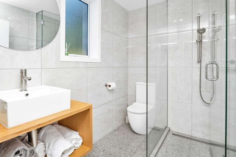 Photo of property in 82 Milton Terrace, Picton, 7220