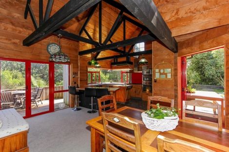 Photo of property in 22b Sequoia Grove, Merrilands, New Plymouth, 4312