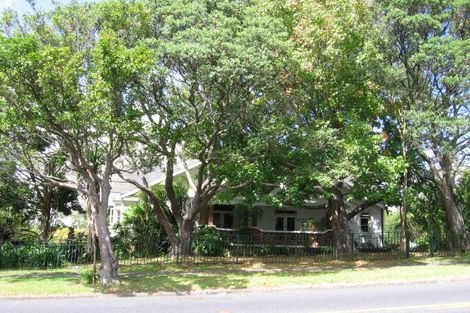 Photo of property in 70 Astley Avenue, New Lynn, Auckland, 0600
