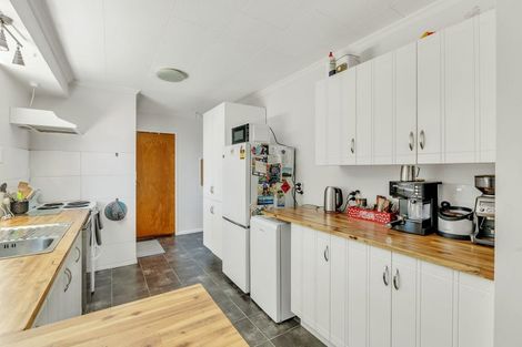 Photo of property in 10 Tawari Street, Inglewood, 4330