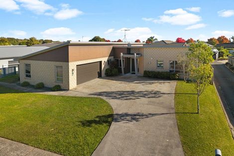 Photo of property in 18 Milbrook Place, Chartwell, Hamilton, 3210