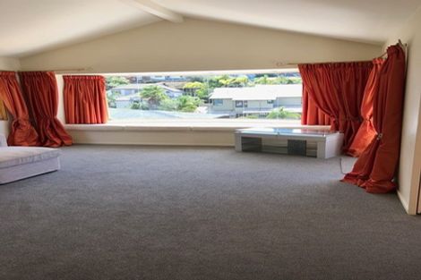 Photo of property in 4 Adelie Place, Murrays Bay, Auckland, 0630