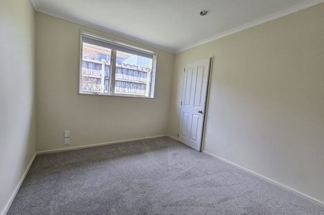 Photo of property in 182 Keri Vista Rise, Papakura, 2110