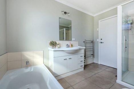 Photo of property in 2a Goddard Lane, Havelock North, 4130