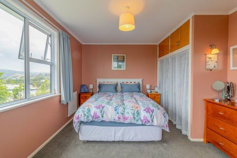 Photo of property in 25 Oak Avenue, Paremata, Porirua, 5024