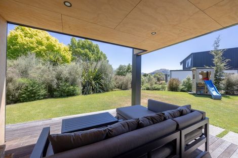 Photo of property in 1 Kamahi Street, Wanaka, 9305