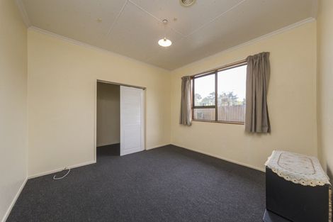 Photo of property in 9 Shamrock Street, Takaro, Palmerston North, 4412