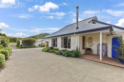Photo of property in 13 Captains Close, Waikawa, Picton, 7220