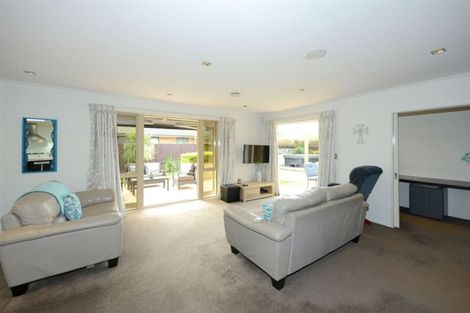 Photo of property in 76 Puhara Avenue, Parklands, Christchurch, 8083