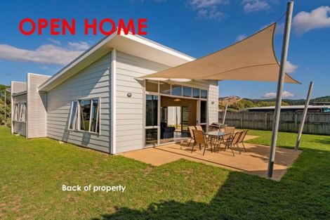 Photo of property in 15 Pacific Place, Whitianga, 3510