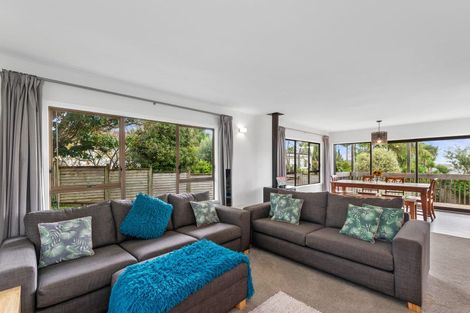 Photo of property in 14a West Lynn Road, Titirangi, Auckland, 0604