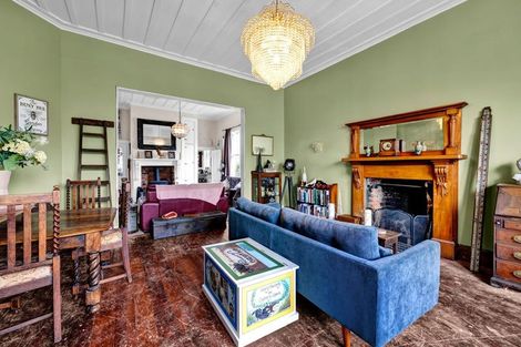 Photo of property in 194 High Street, Eltham, 4322