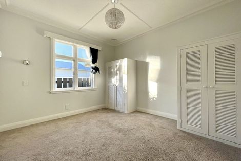 Photo of property in 18 Parkvale Road, Karori, Wellington, 6012