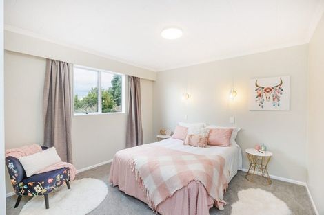 Photo of property in 20 Karina Terrace, Roslyn, Palmerston North, 4414
