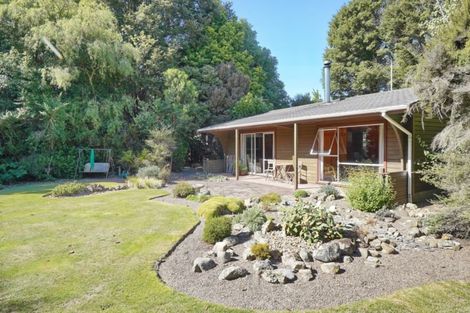 Photo of property in 20 Woodend Road, Woodend, 7610