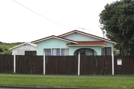 Photo of property in 68 Polson Street, Castlecliff, Whanganui, 4501