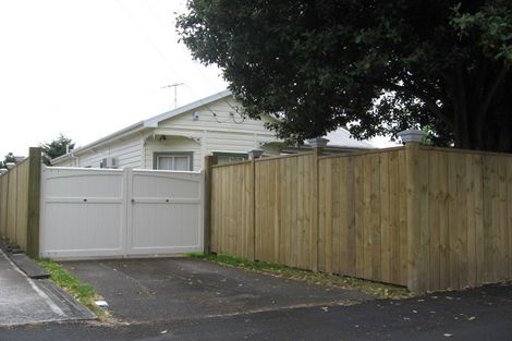 Photo of property in 6 Coronation Road, Mangere Bridge, Auckland, 2022