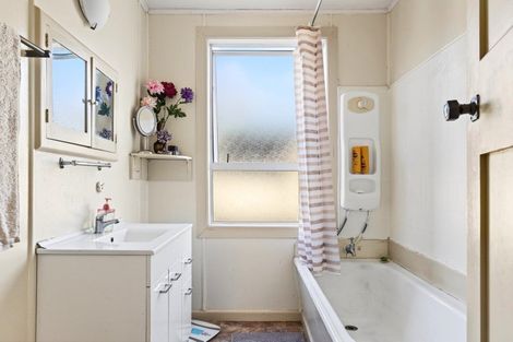 Photo of property in 11 Harris Street, Kaiti, Gisborne, 4010